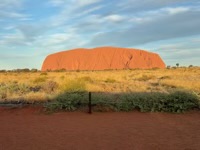 Uluṟu as the sun sets