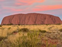 Uluṟu as the sun sets