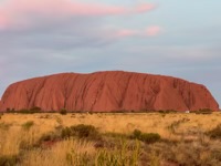 Uluṟu as the sun sets